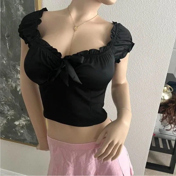 Elegant Black Peasant Top - Picture 2 of 3